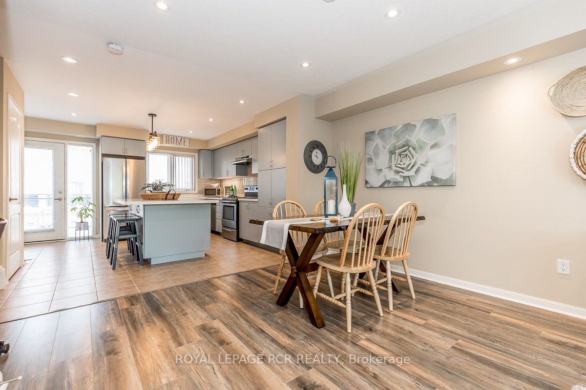 21 Walter Dove Crt, #21