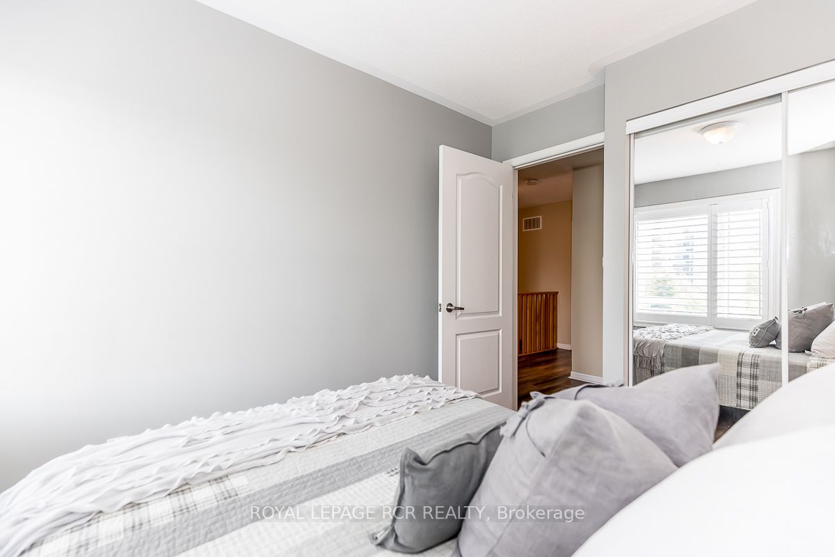 21 Walter Dove Crt, #21