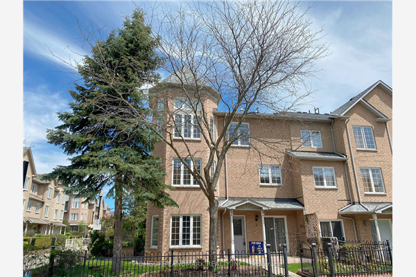2 Cox Blvd, Markham