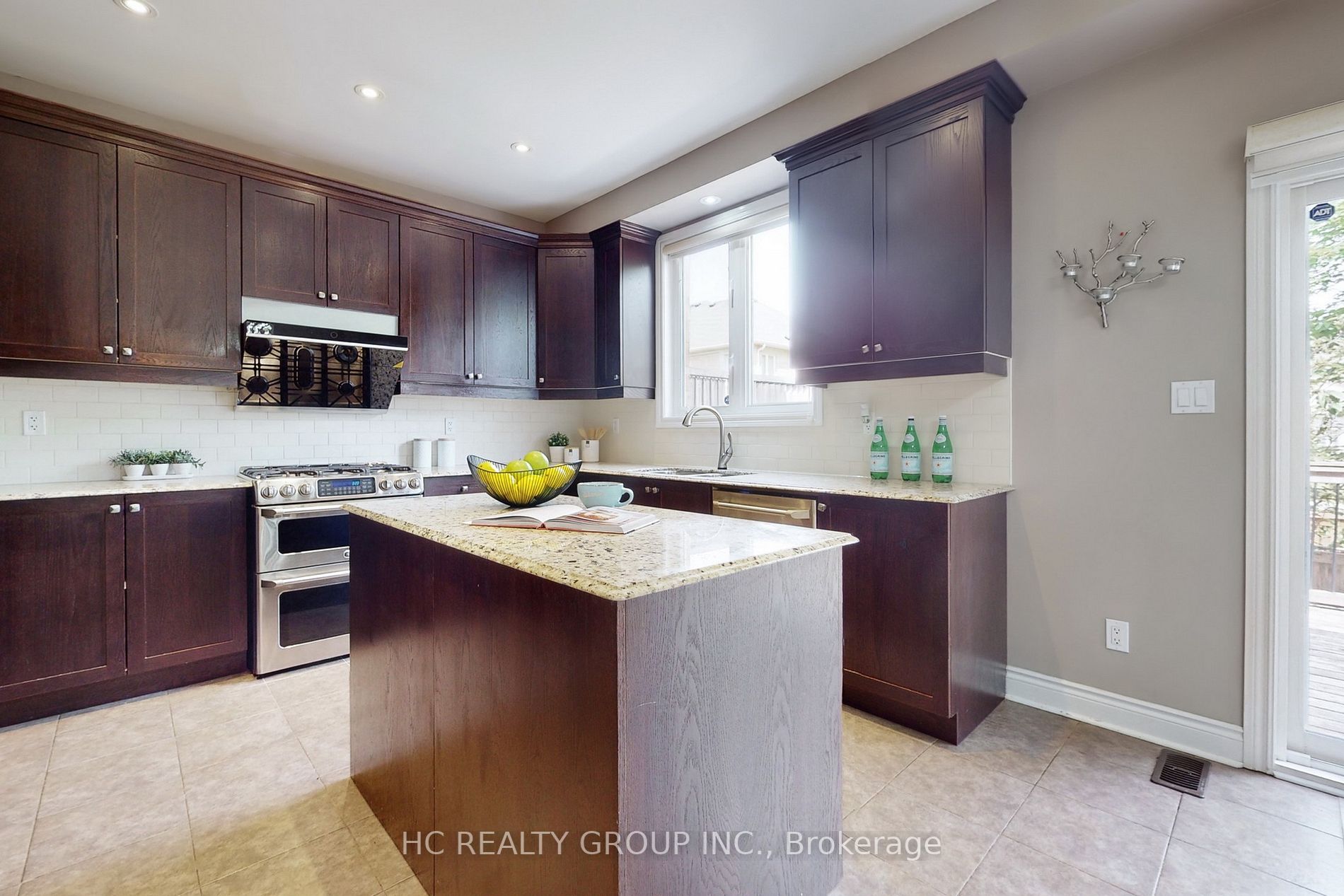 1071 warby Trail