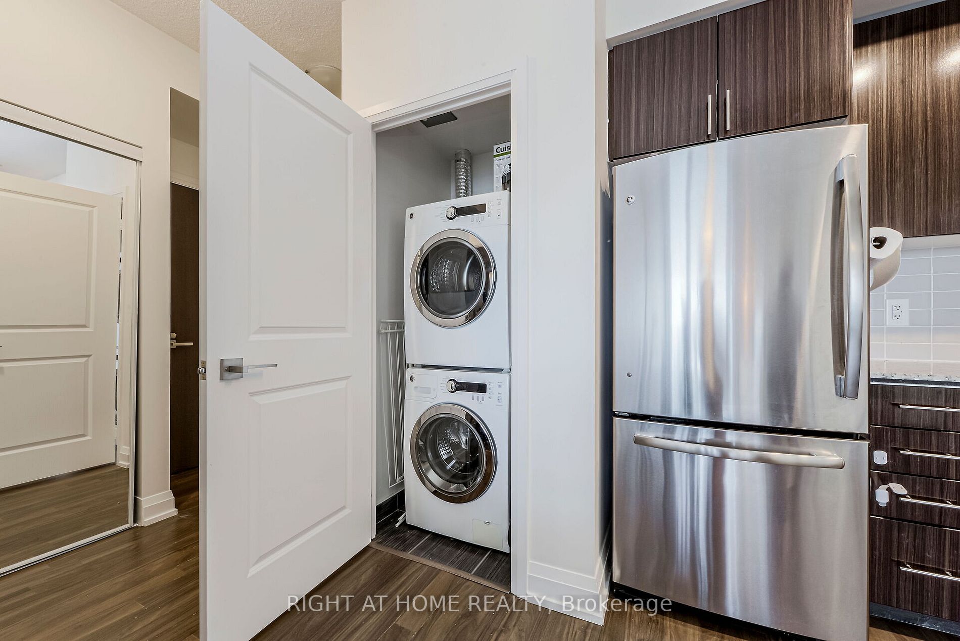 7171 Yonge St, #1207