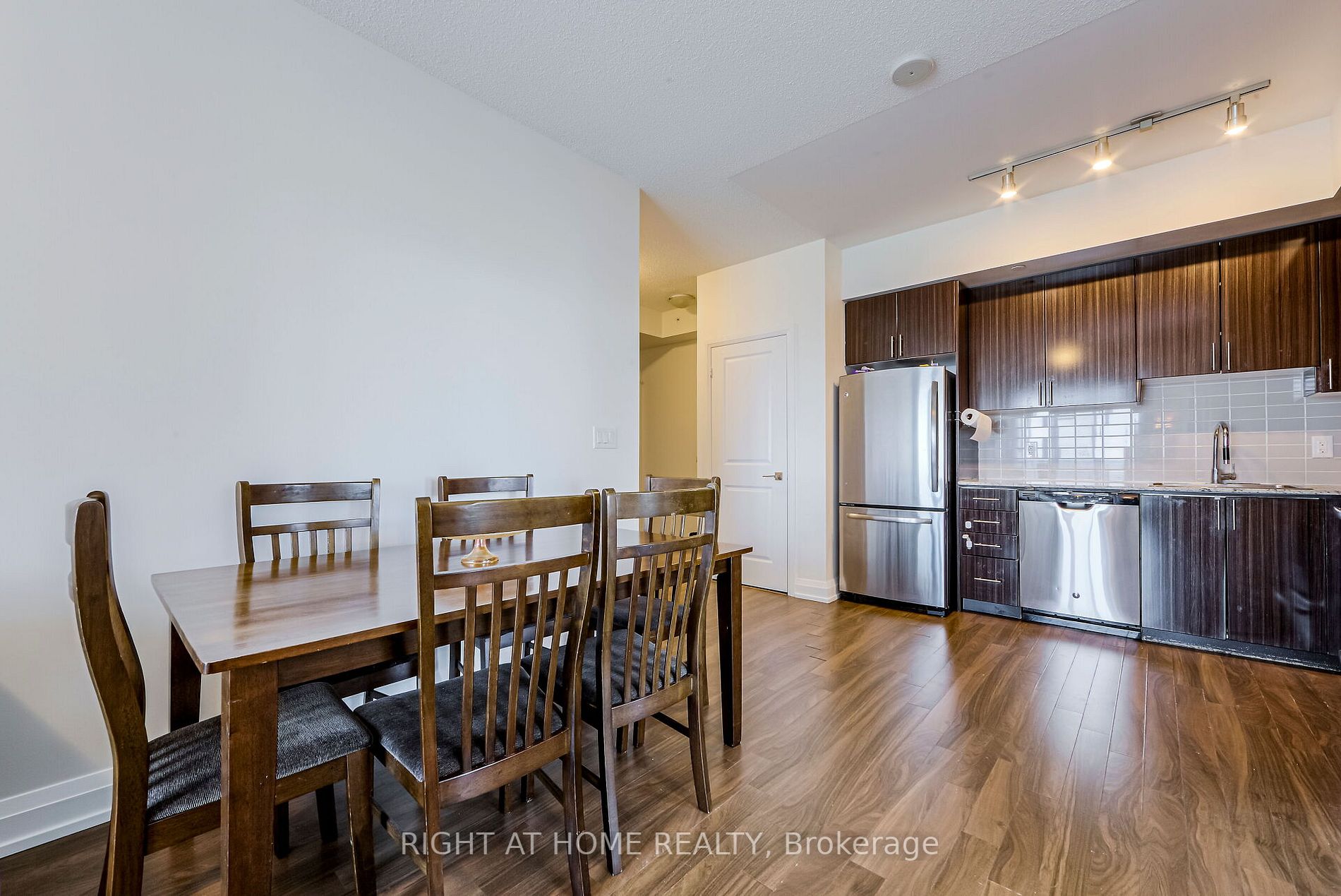 7171 Yonge St, #1207