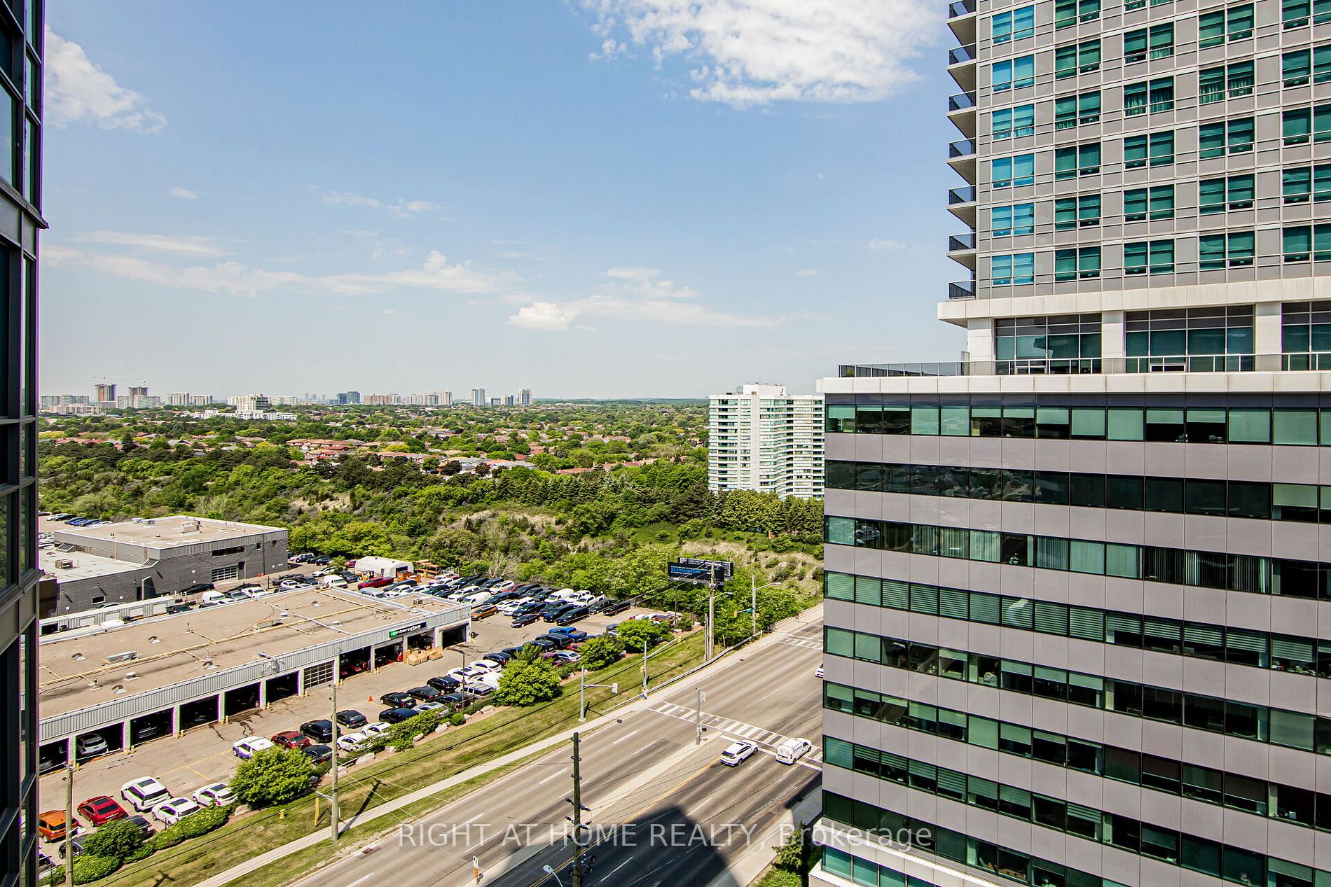 7171 Yonge St, #1207