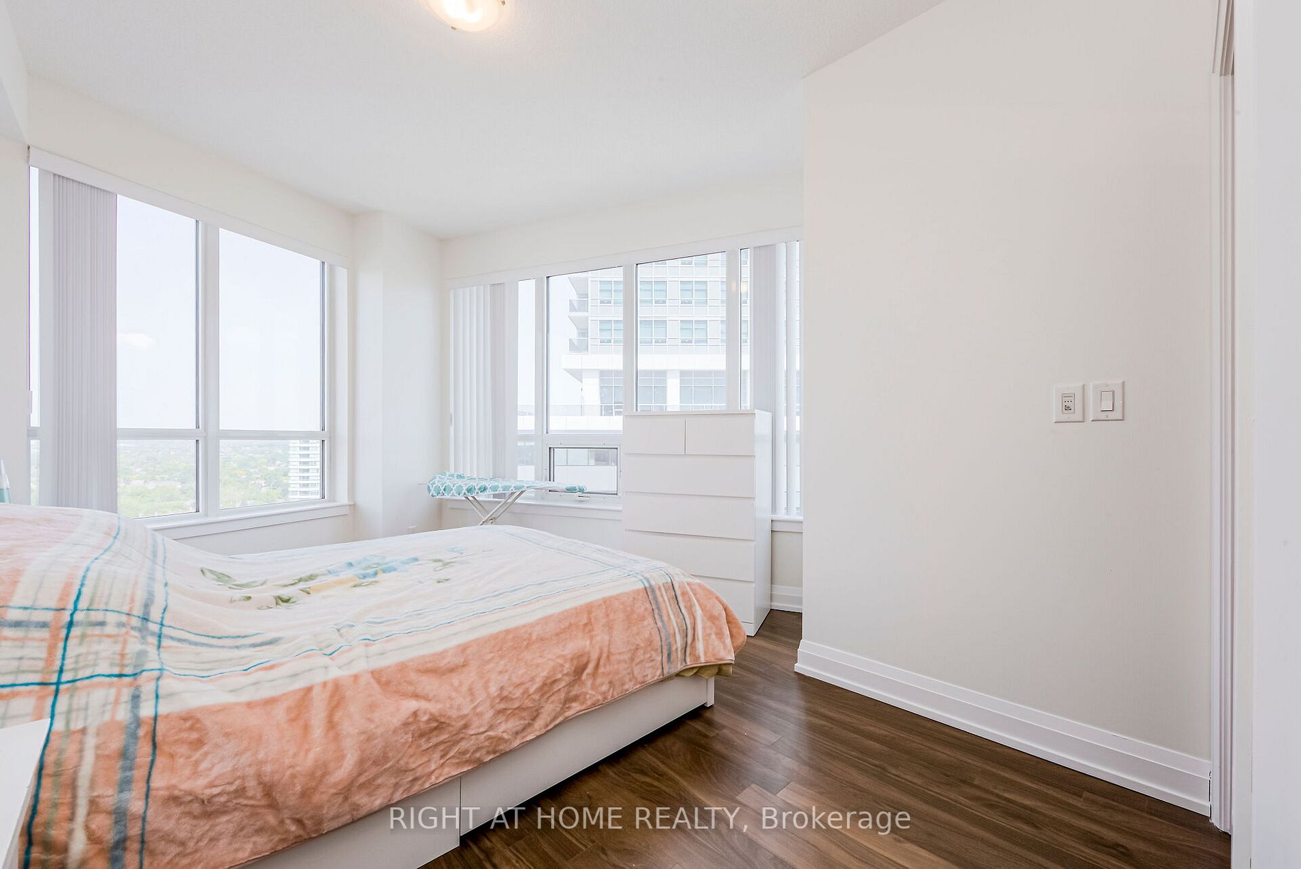 7171 Yonge St, #1207