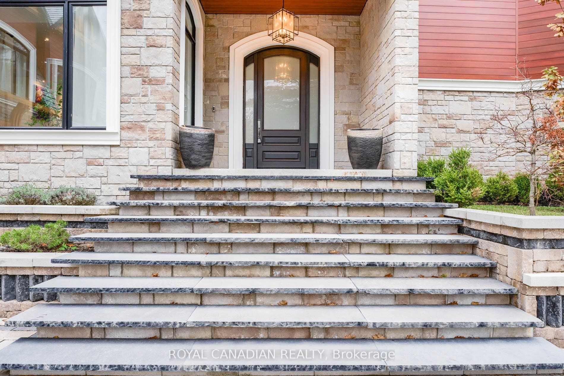 15 Glenview Heights Lane