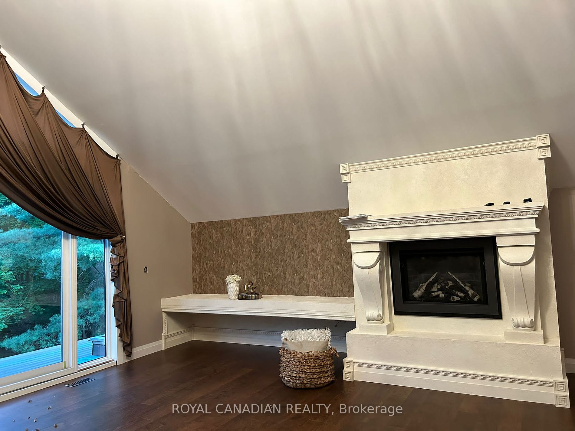 15 Glenview Heights Lane