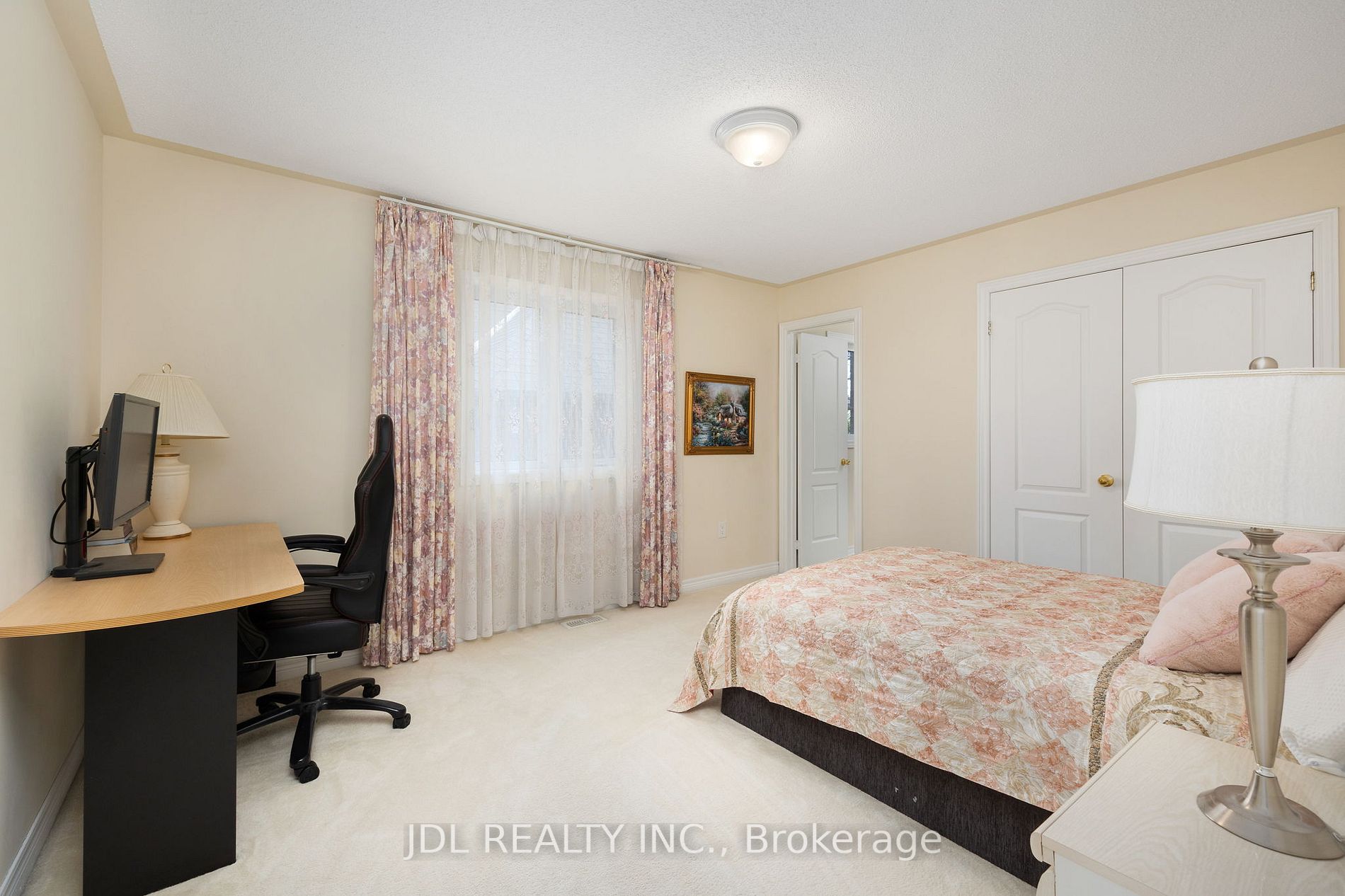 19 Princess Isabella Crt
