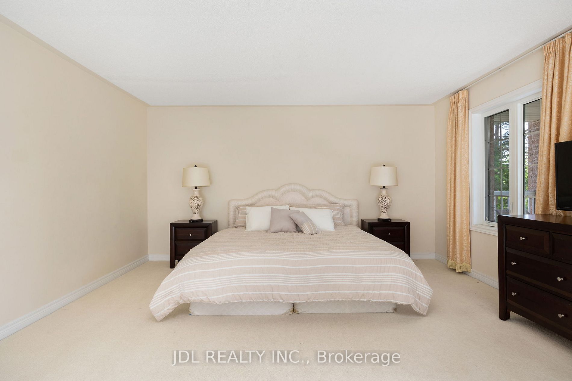19 Princess Isabella Crt