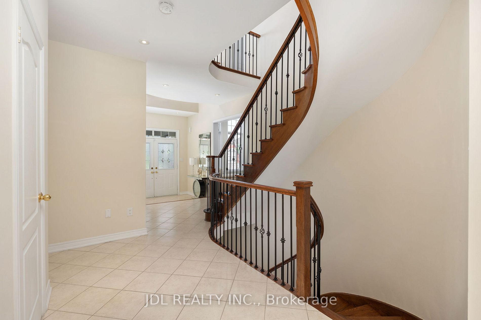 19 Princess Isabella Crt