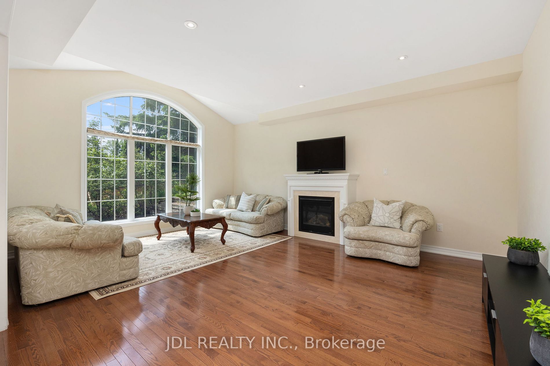 19 Princess Isabella Crt