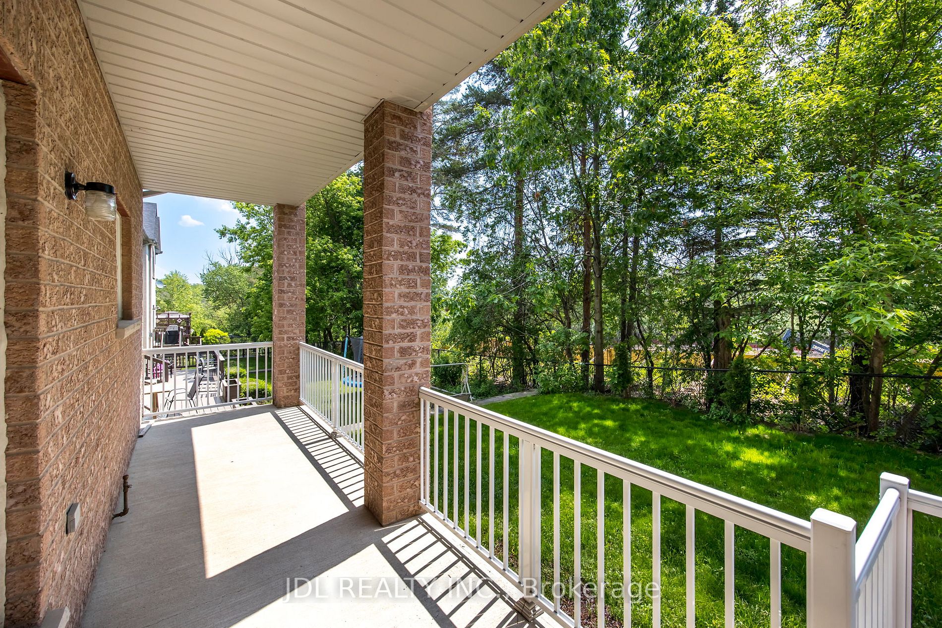 19 Princess Isabella Crt