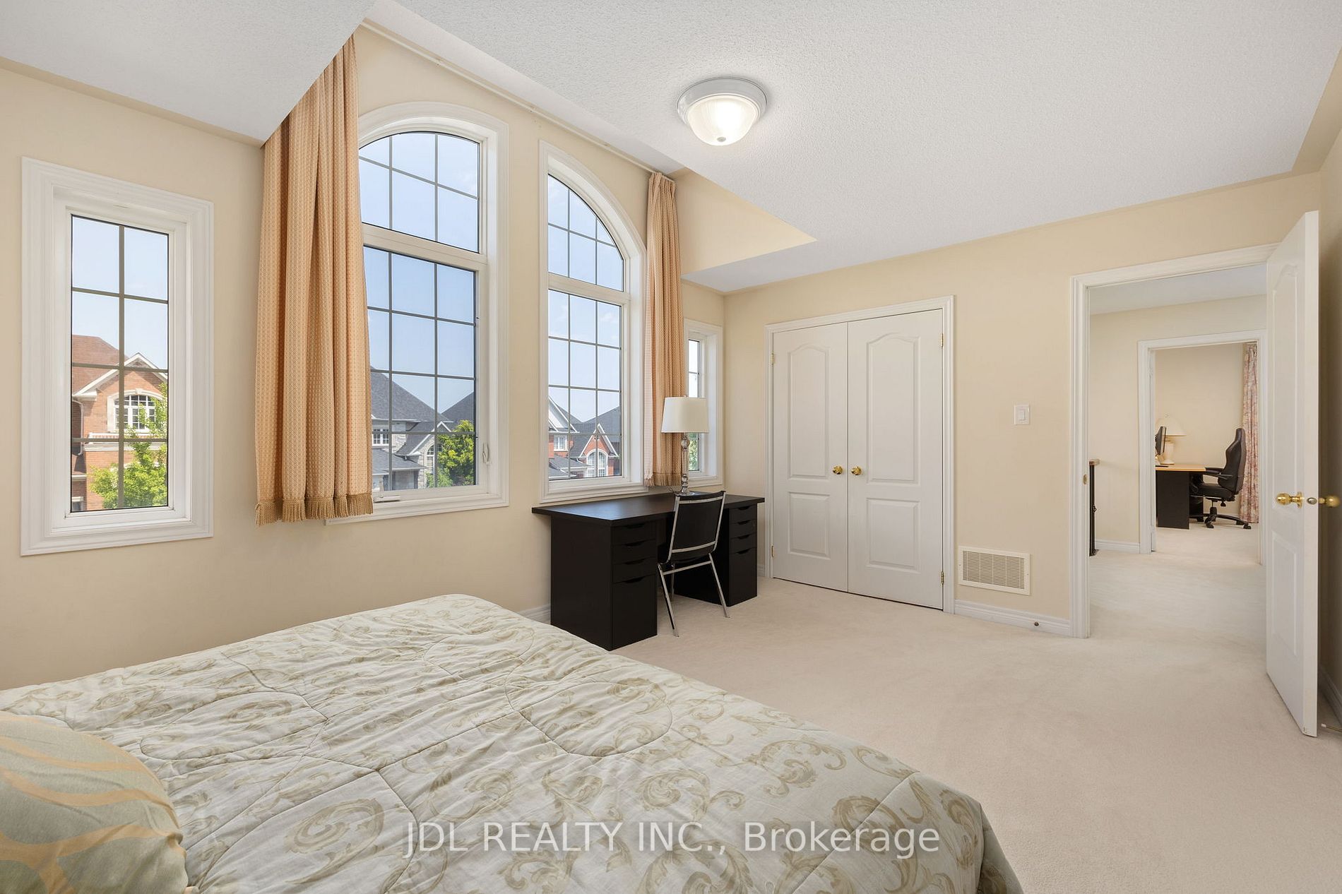 19 Princess Isabella Crt