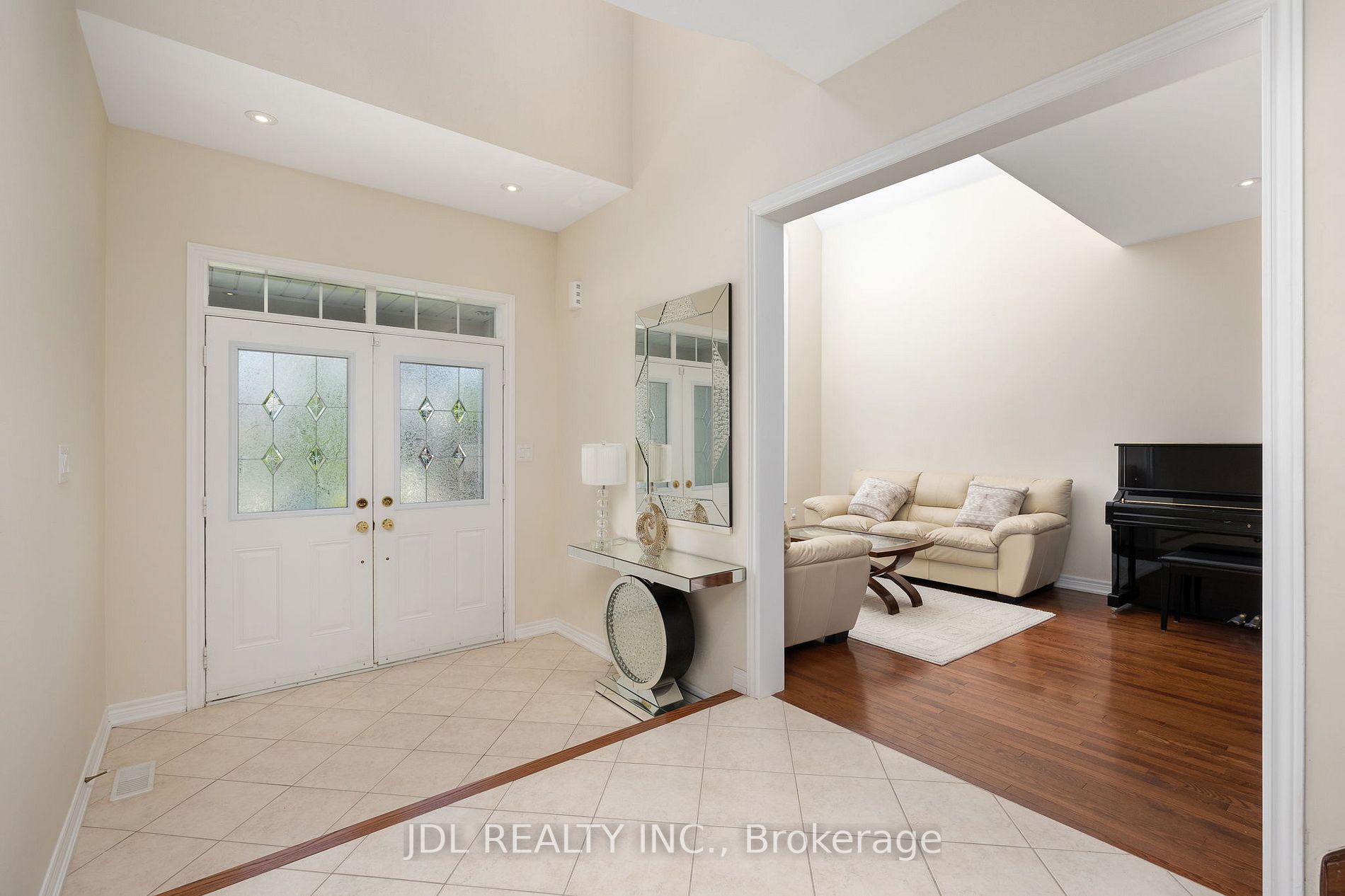 19 Princess Isabella Crt