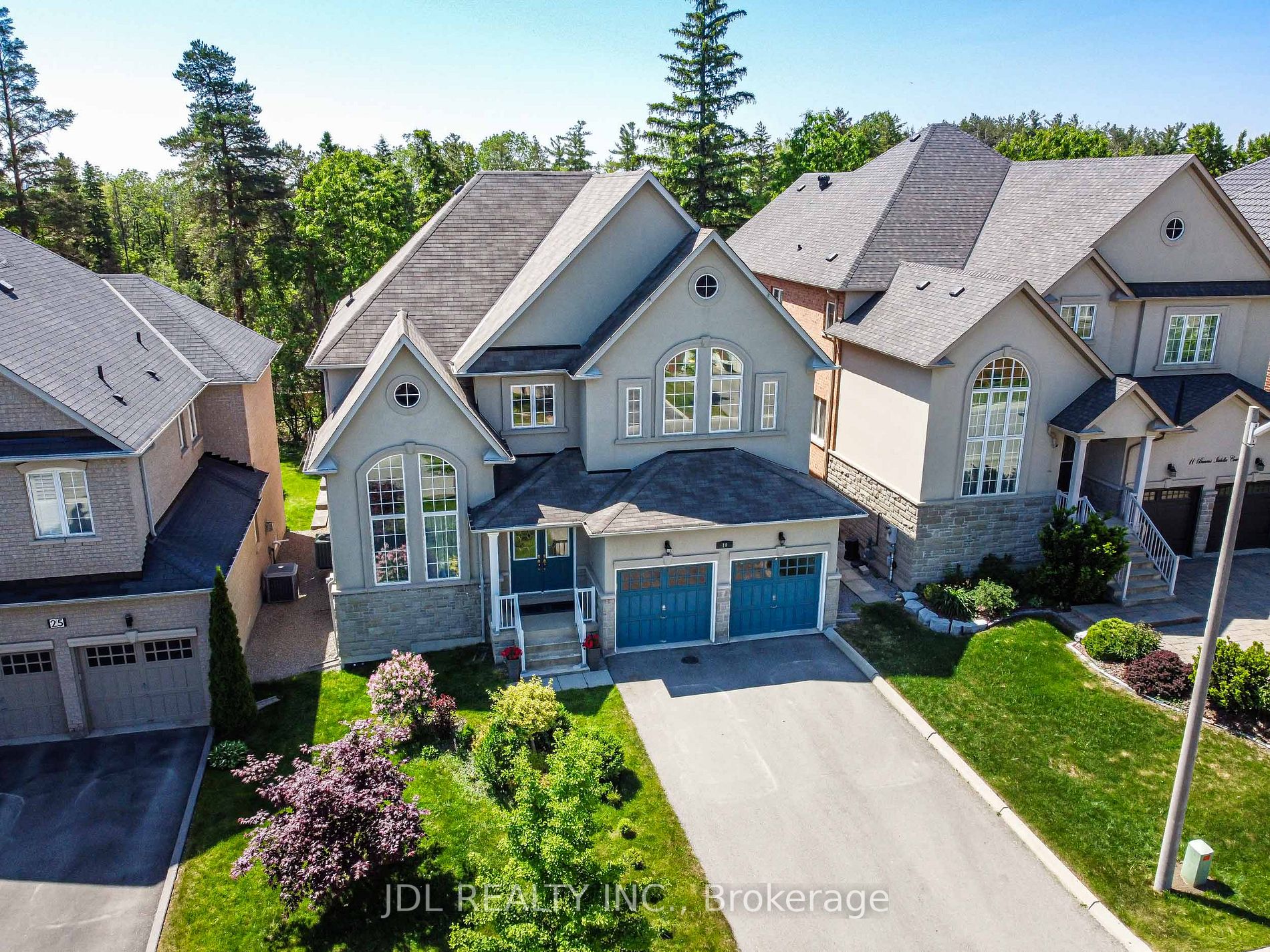 19 Princess Isabella Crt