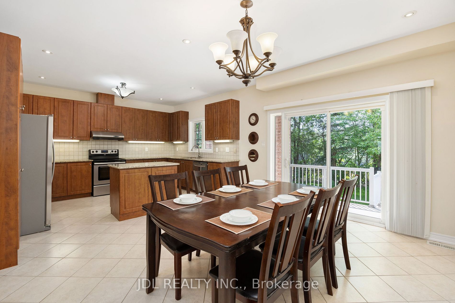 19 Princess Isabella Crt