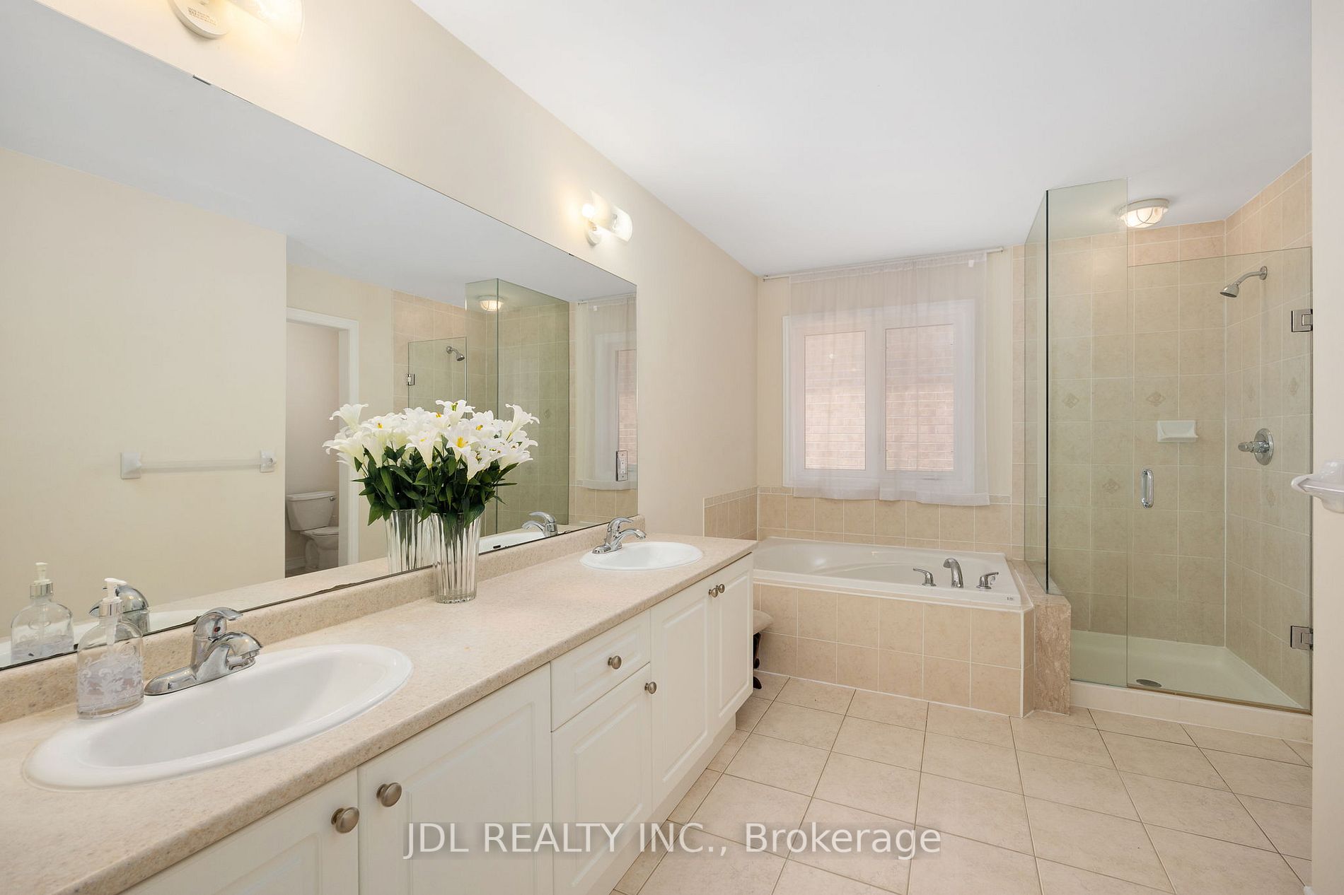 19 Princess Isabella Crt