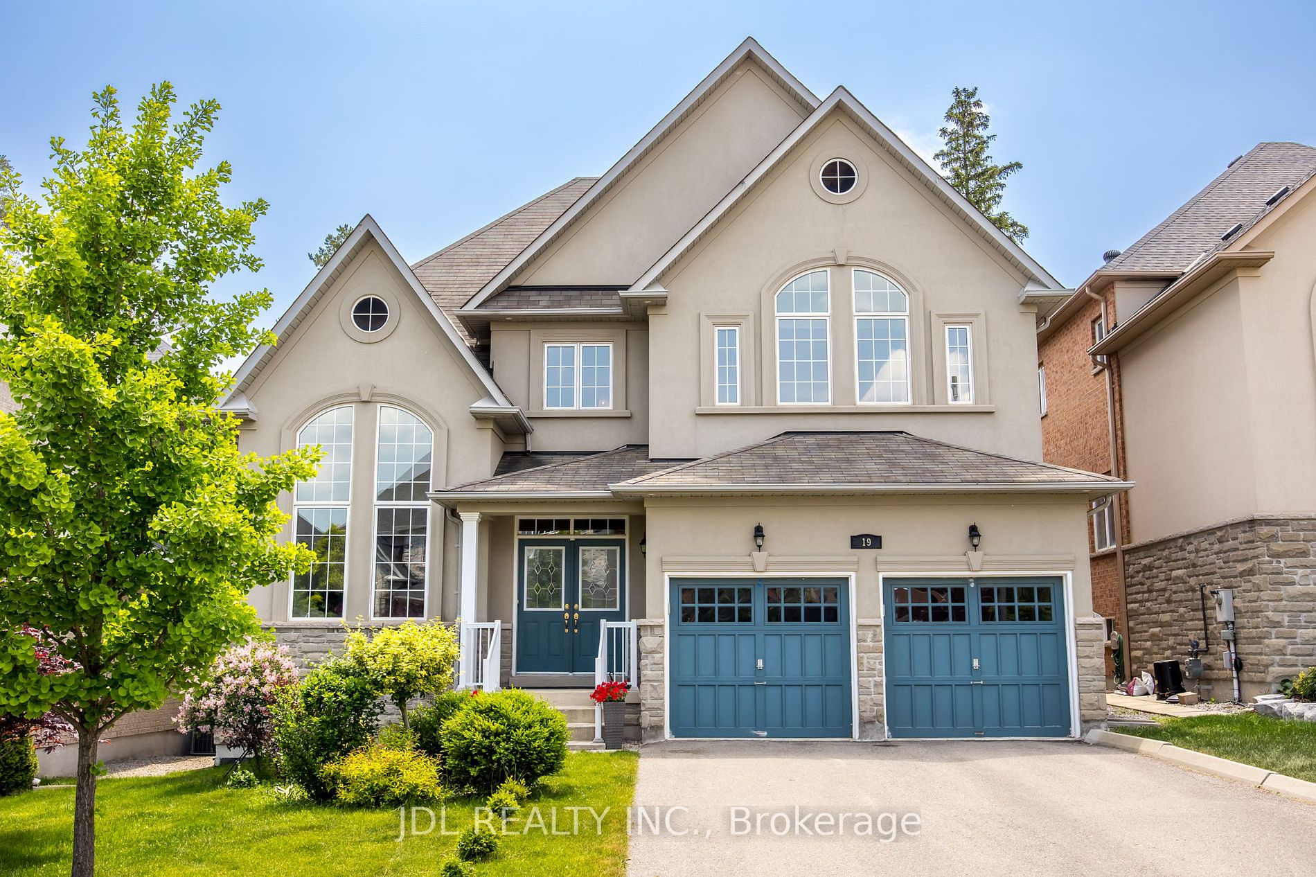 19 Princess Isabella Crt