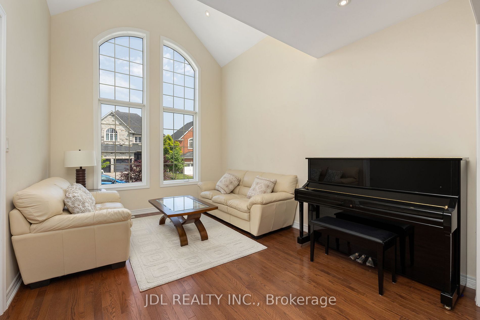19 Princess Isabella Crt