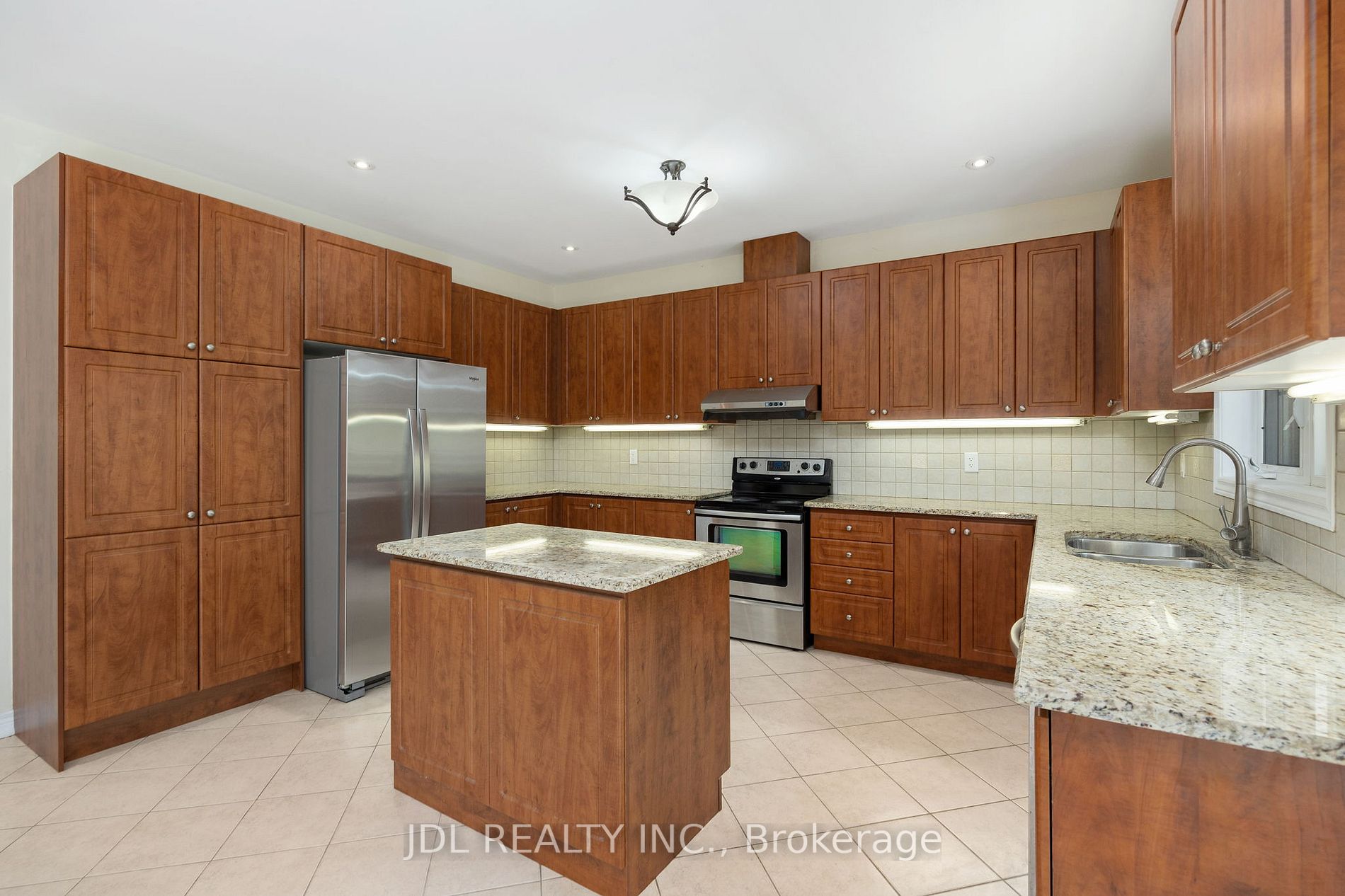 19 Princess Isabella Crt