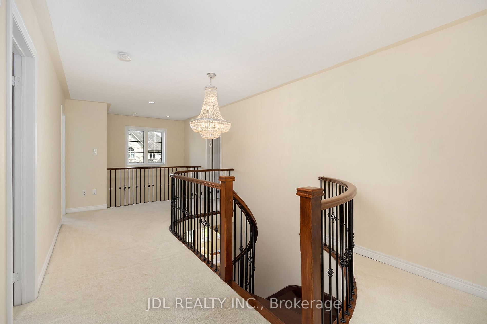 19 Princess Isabella Crt