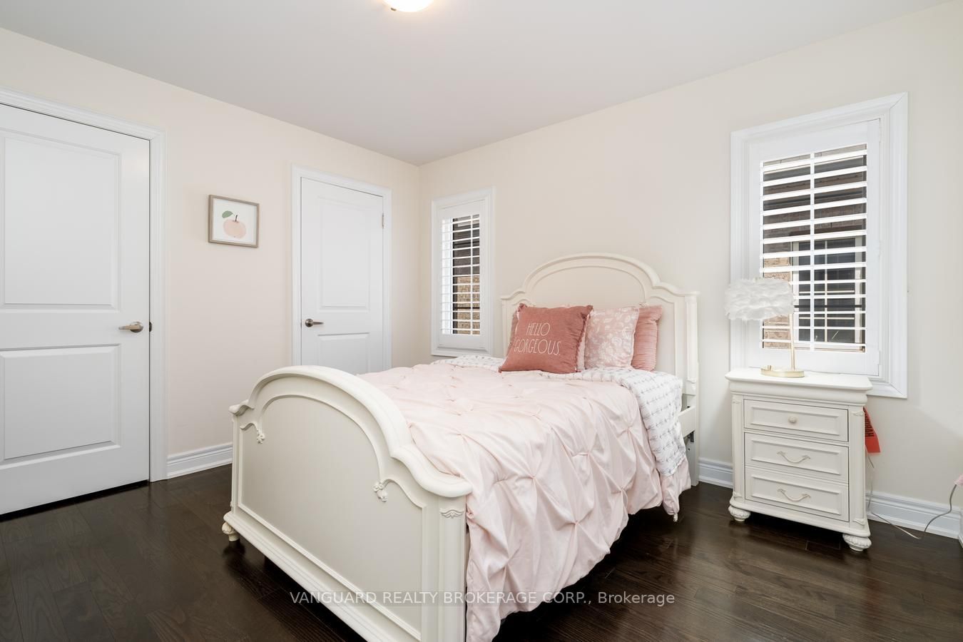 38 Dunrobin Cres