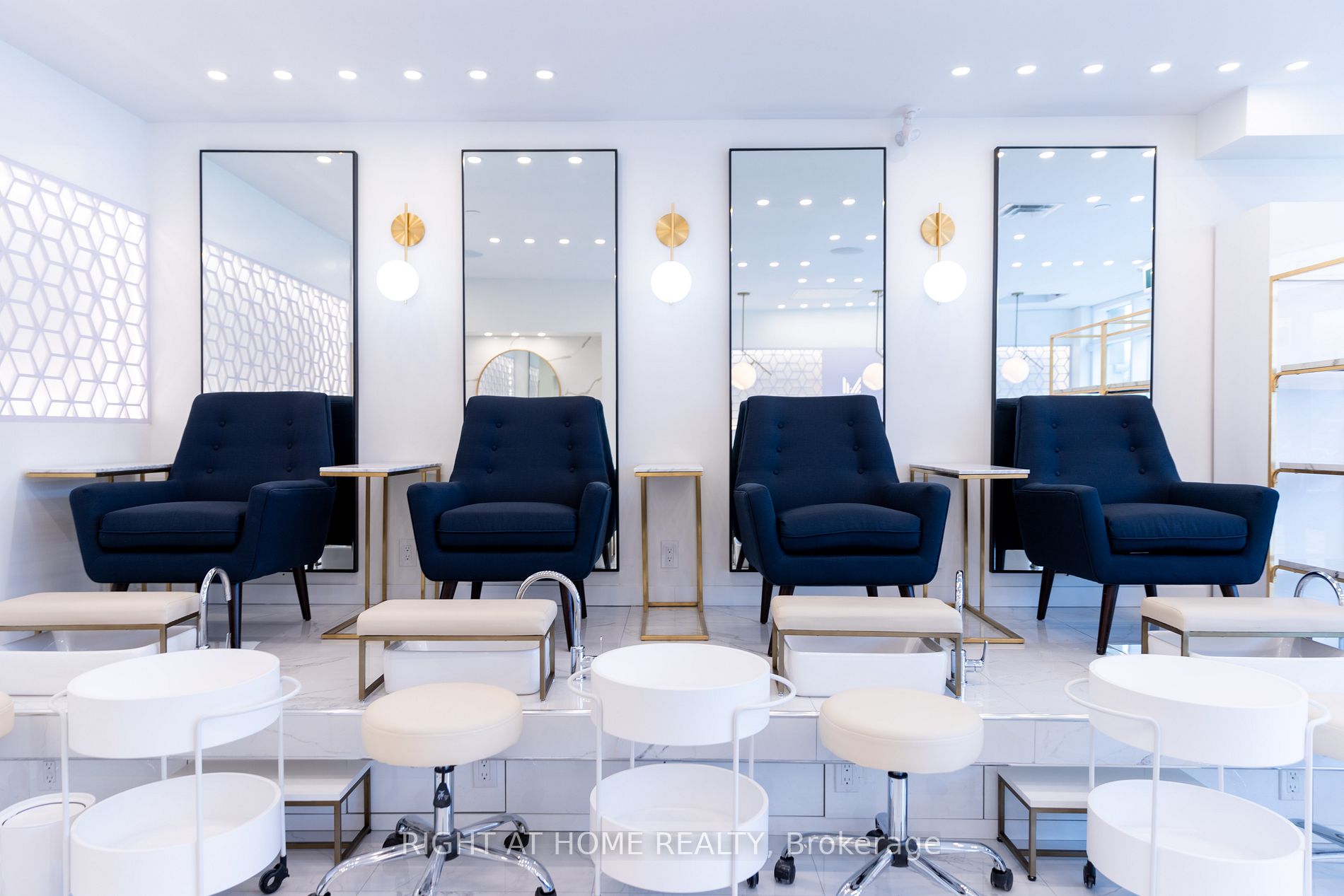 15277 Yonge St, #5