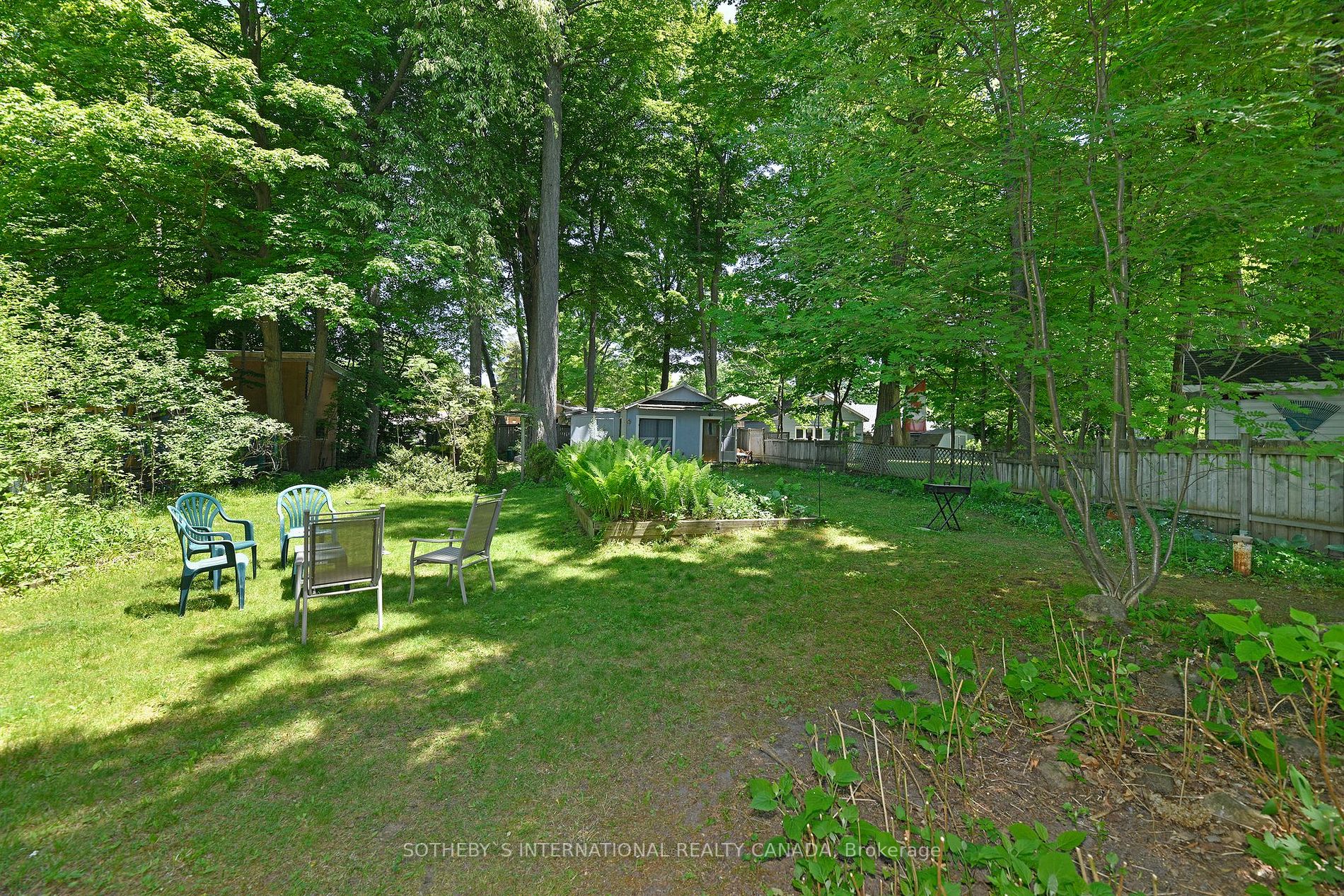 2033 Kate Ave