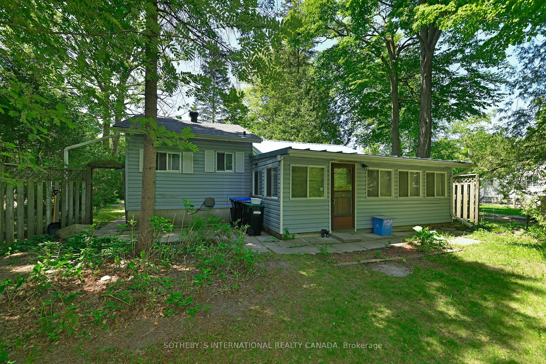 2033 Kate Ave