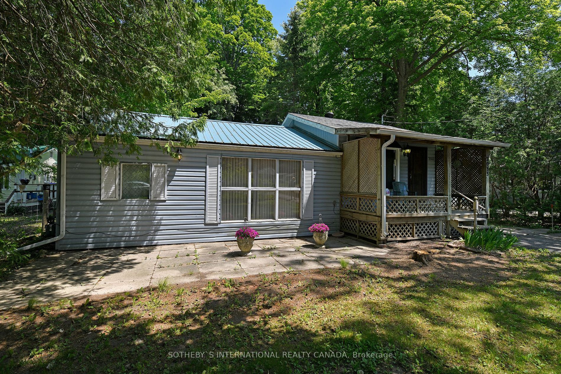 2033 Kate Ave