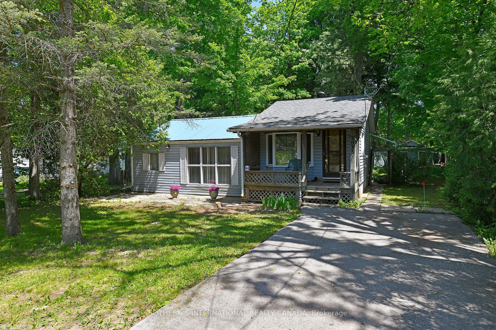 2033 Kate Ave