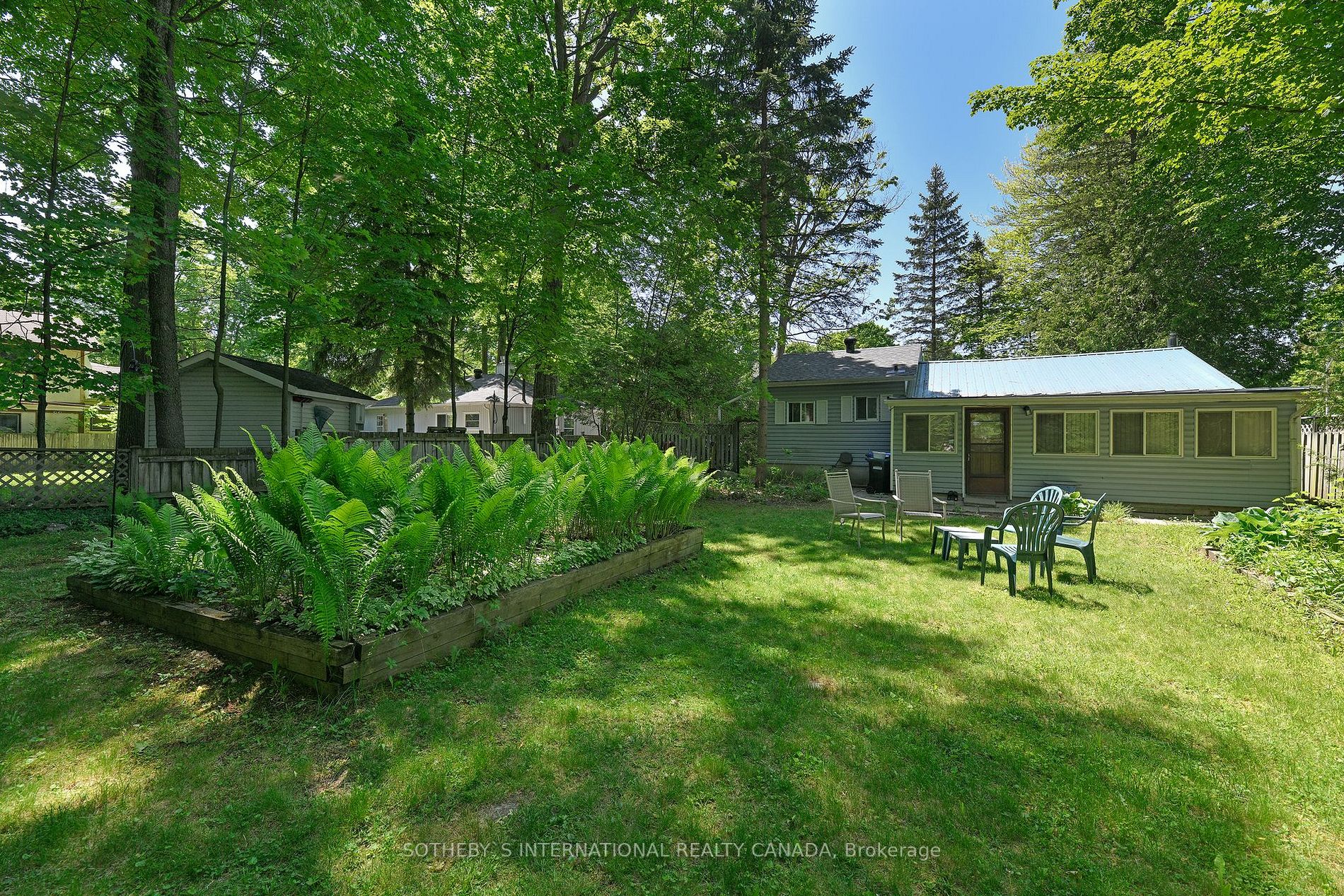 2033 Kate Ave