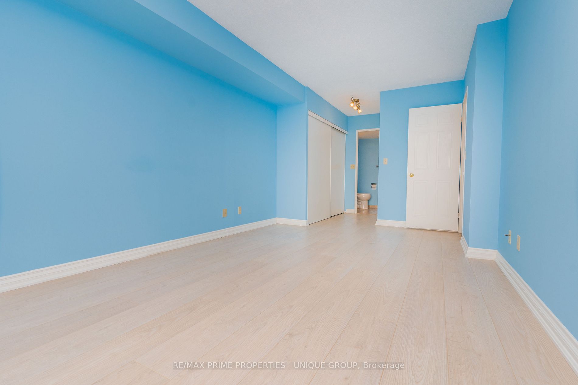 33 Weldrick Rd E, #506