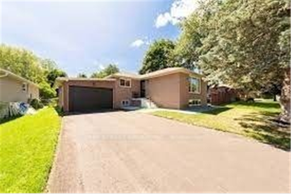 17 Kemano Rd, Aurora