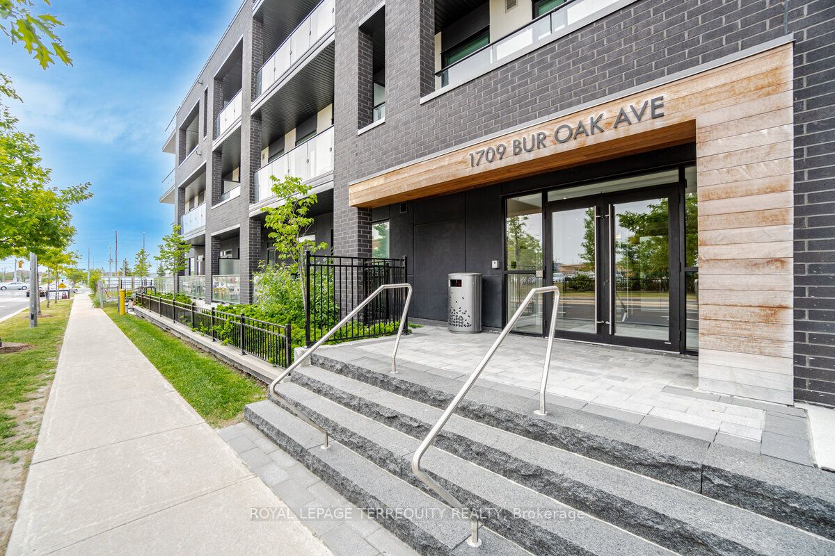 1709 Bur Oak Ave, #205