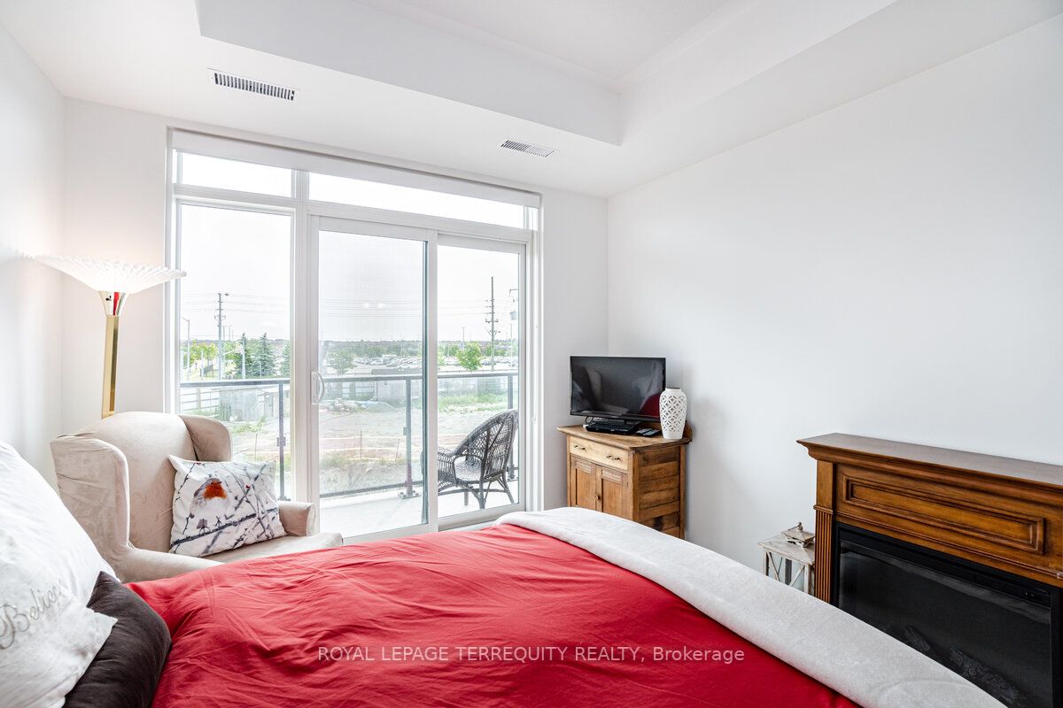 1709 Bur Oak Ave, #205