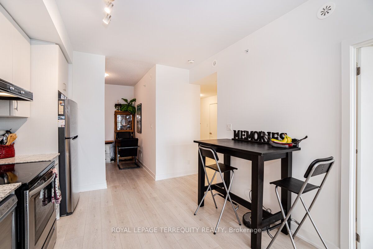 1709 Bur Oak Ave, #205