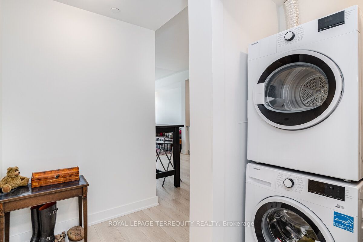 1709 Bur Oak Ave, #205