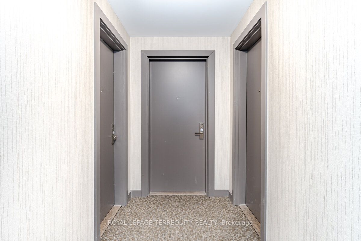 1709 Bur Oak Ave, #205