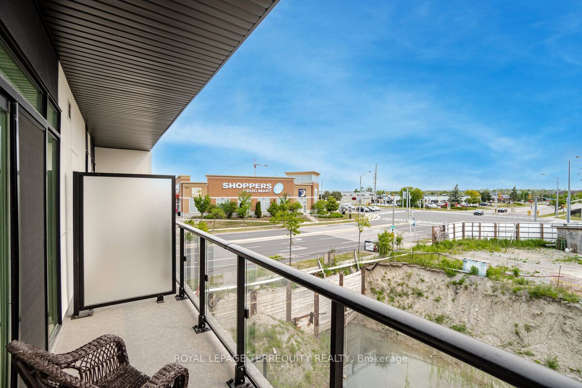 1709 Bur Oak Ave, #205