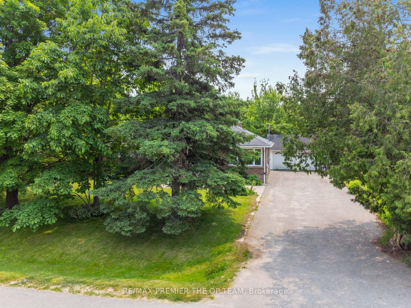 187 James St