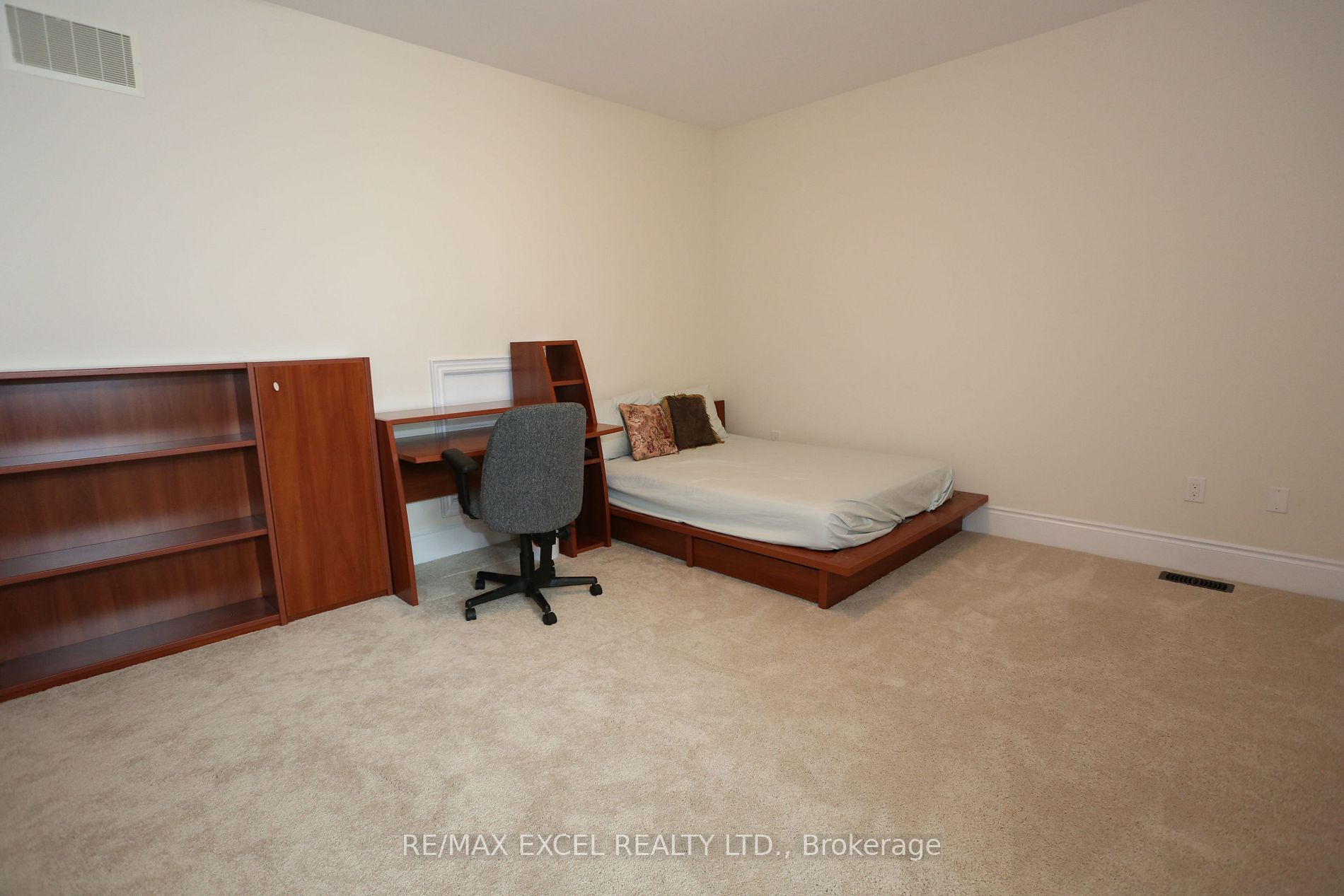 15 Tralee Court