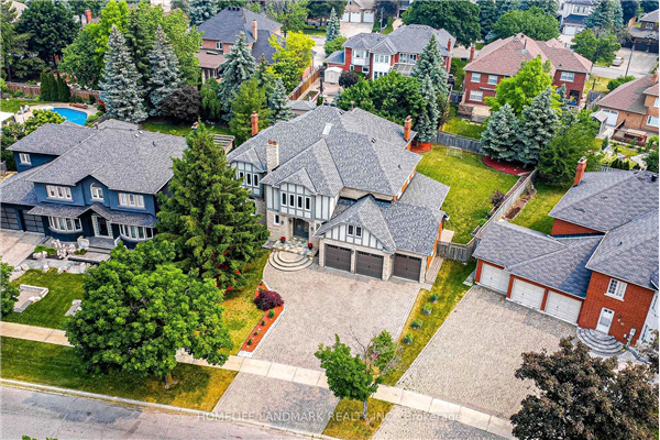 7 Dewbourne Ave, Richmond Hill