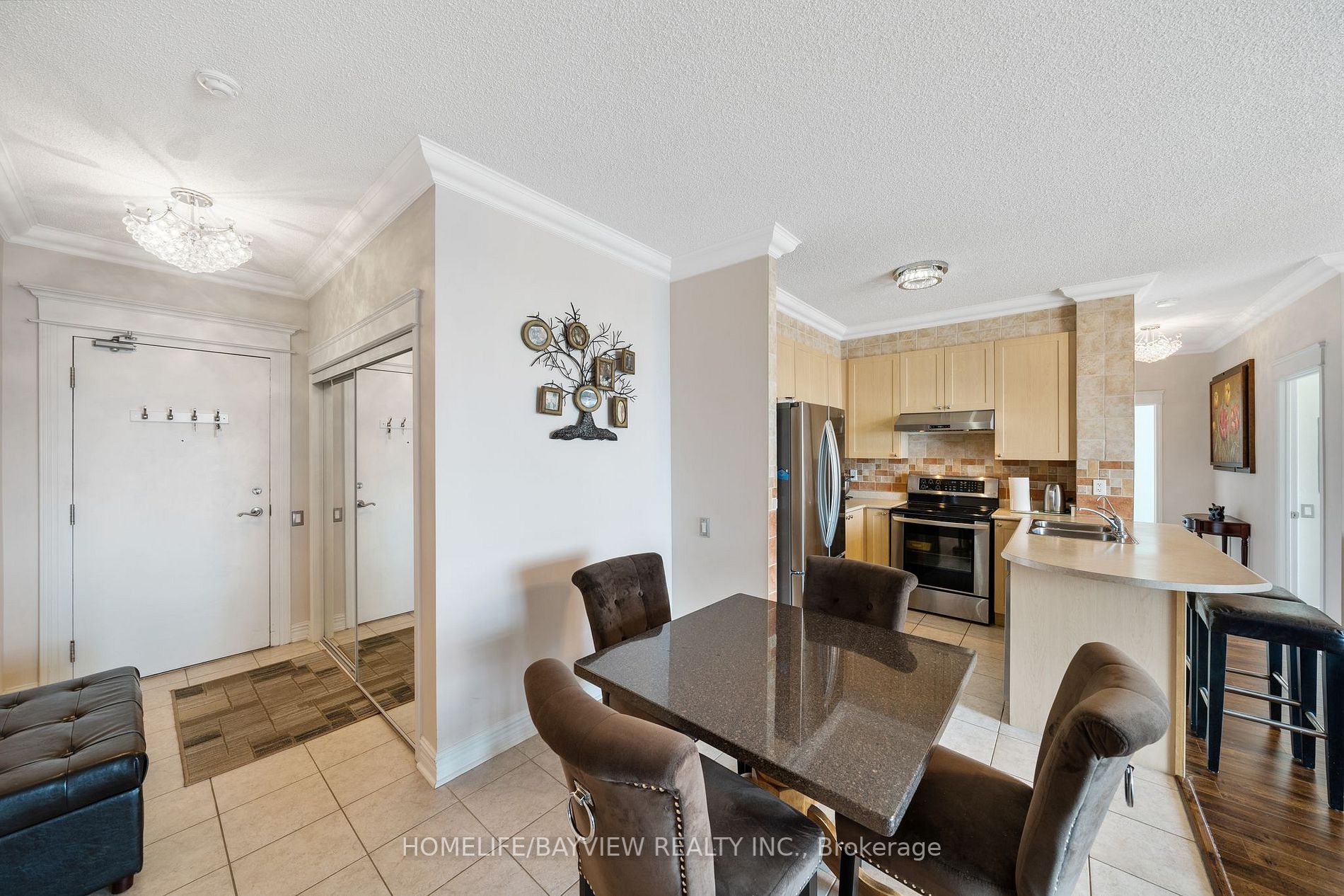 11121 Yonge St, #623