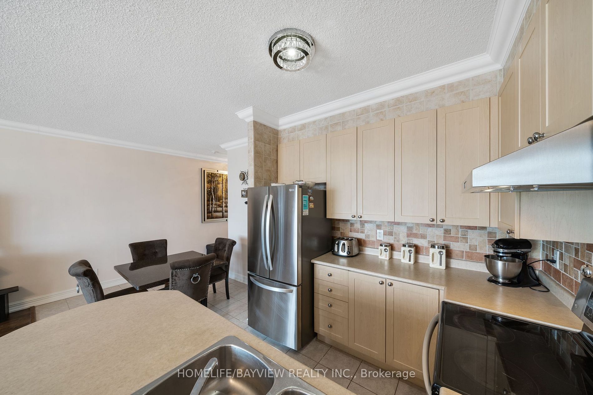 11121 Yonge St, #623