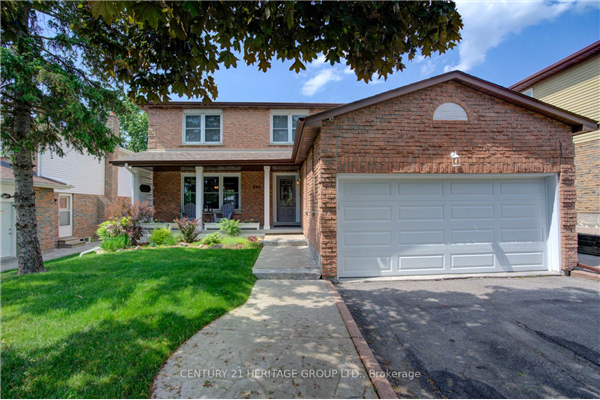 966 Ferndale Cres W, Newmarket