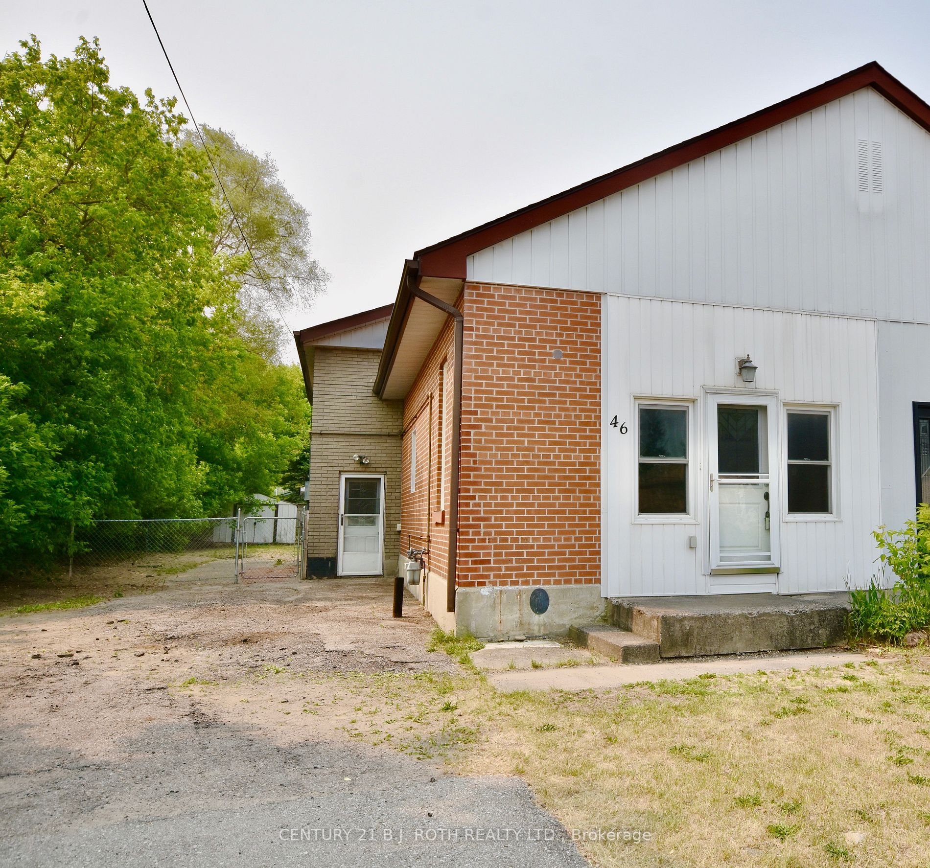 46 Centre St