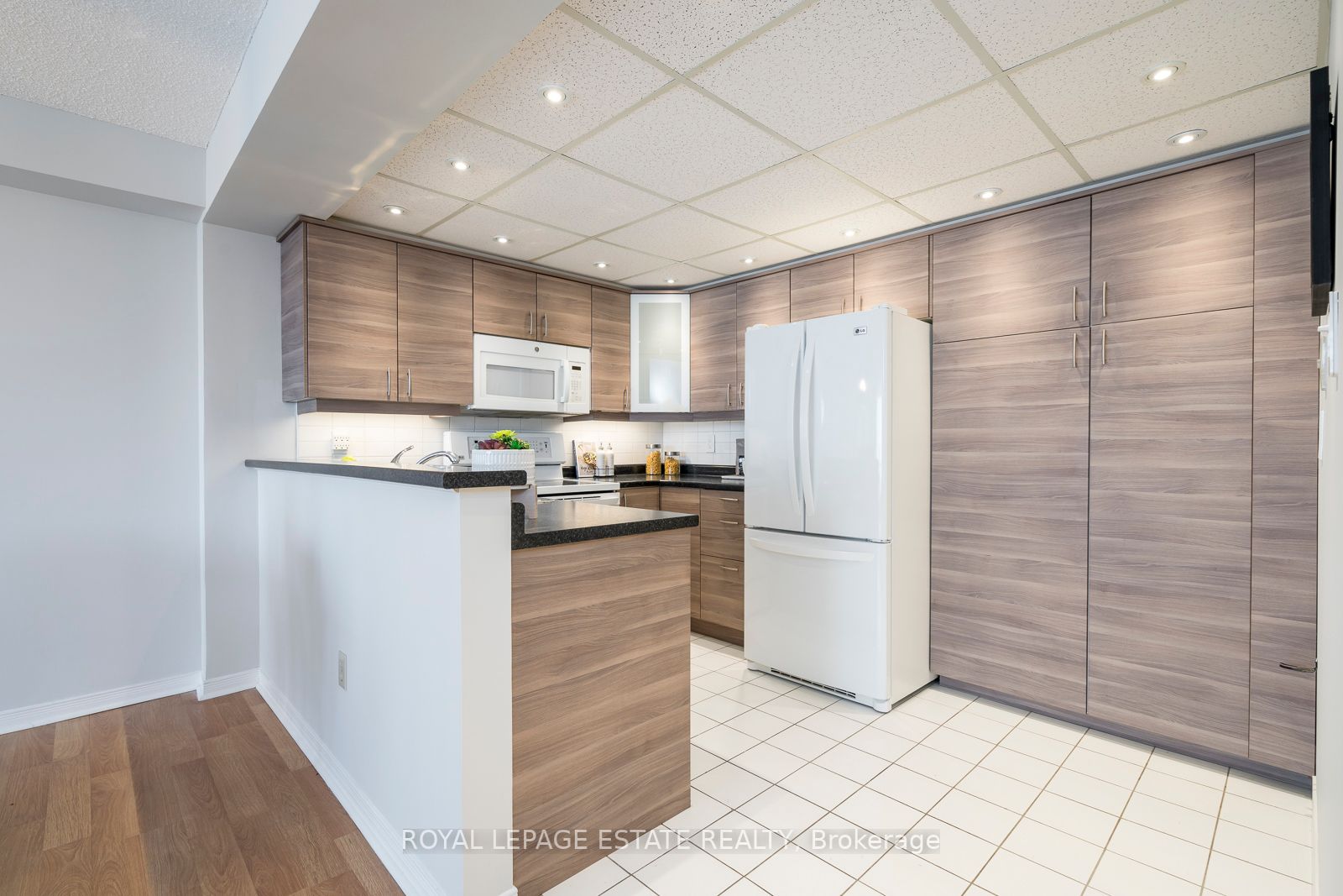 175 Cedar Ave, #406