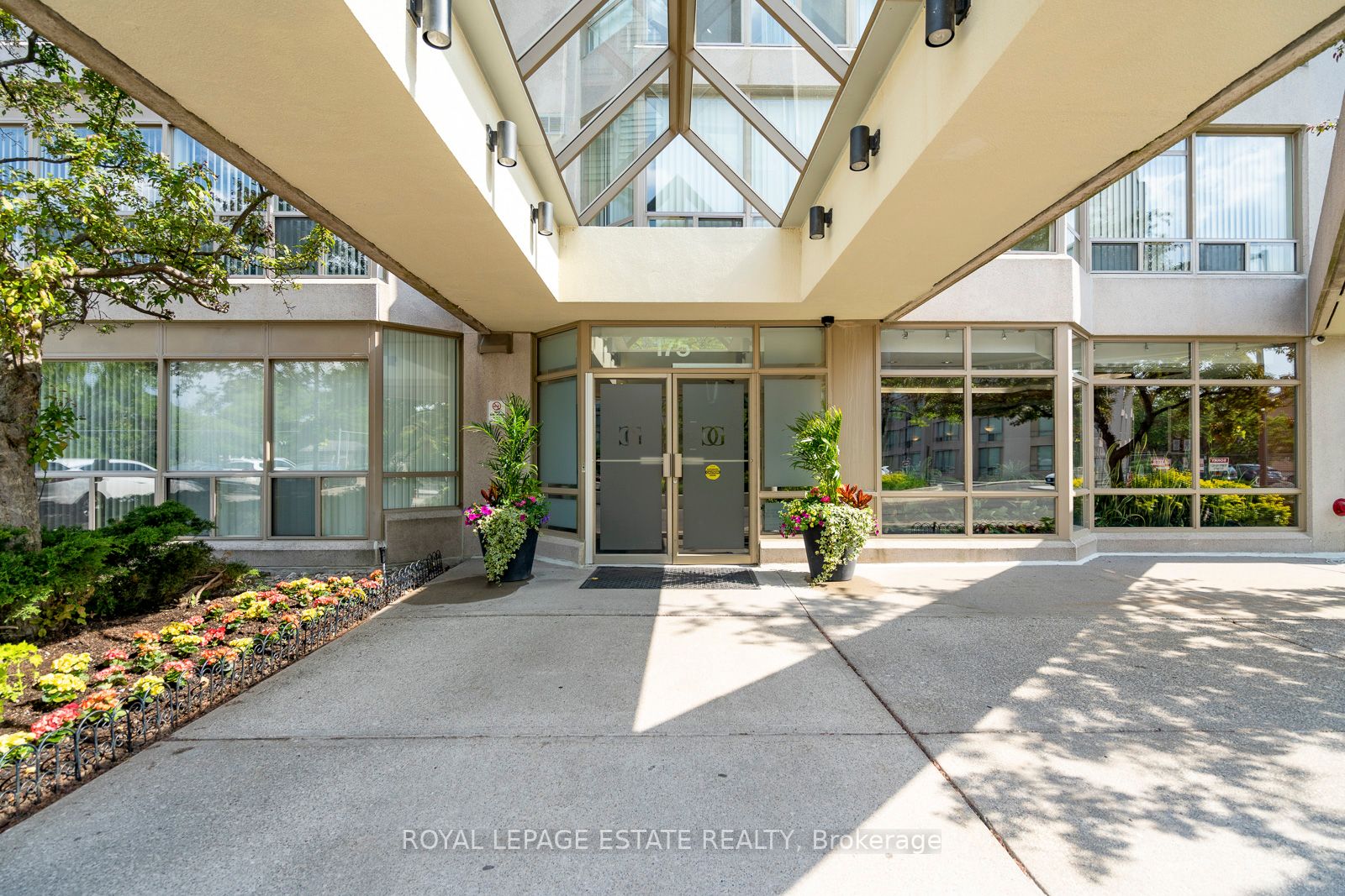 175 Cedar Ave, #406