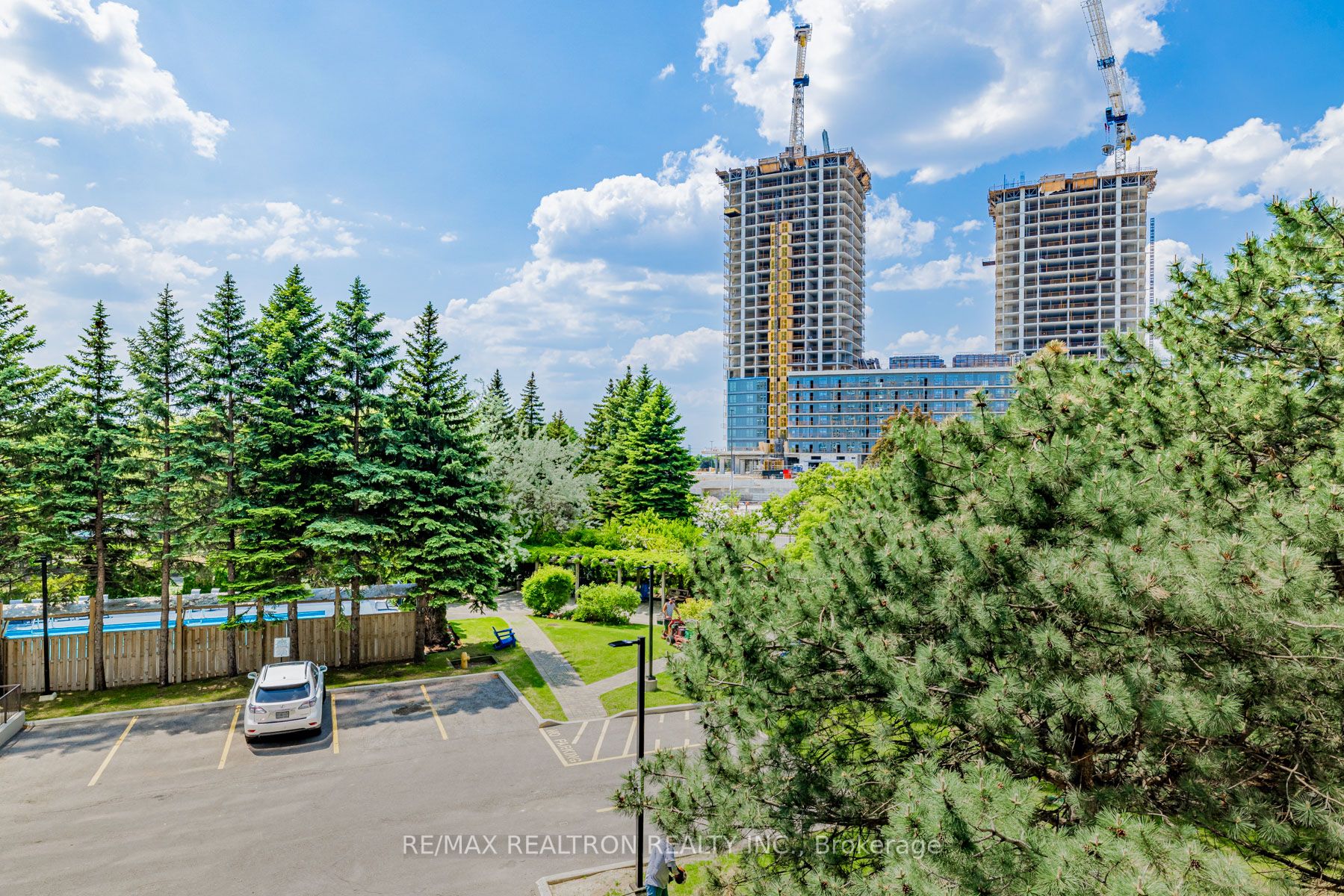 7440 Bathurst Street, #301