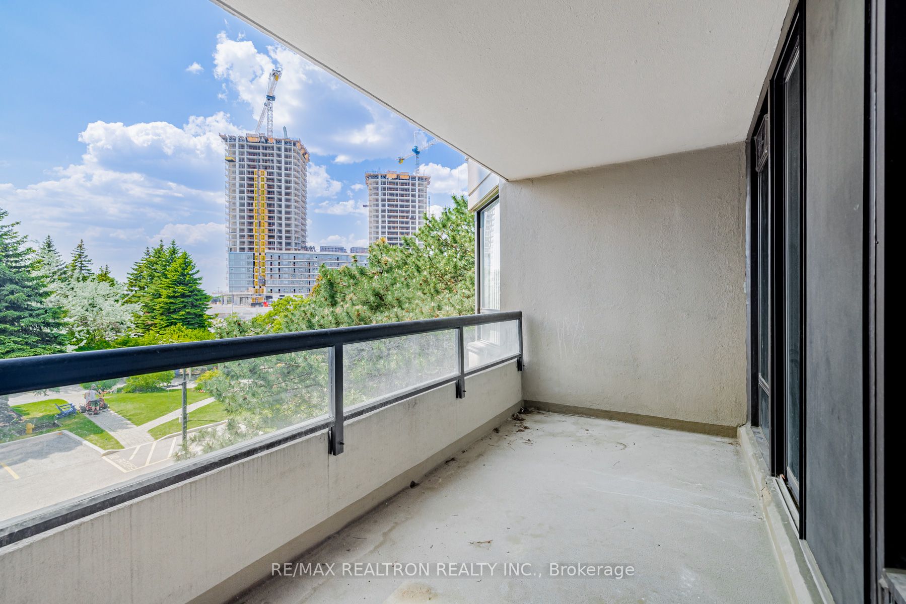 7440 Bathurst Street, #301
